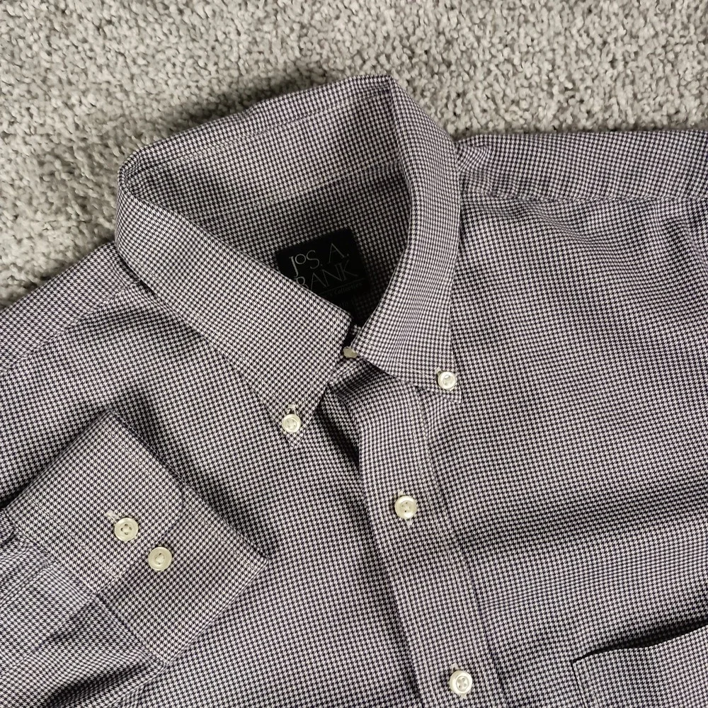 Jos A Bank L Travelers Collection Tailored Fit Purple Houndstooth‎ Mens Shirt